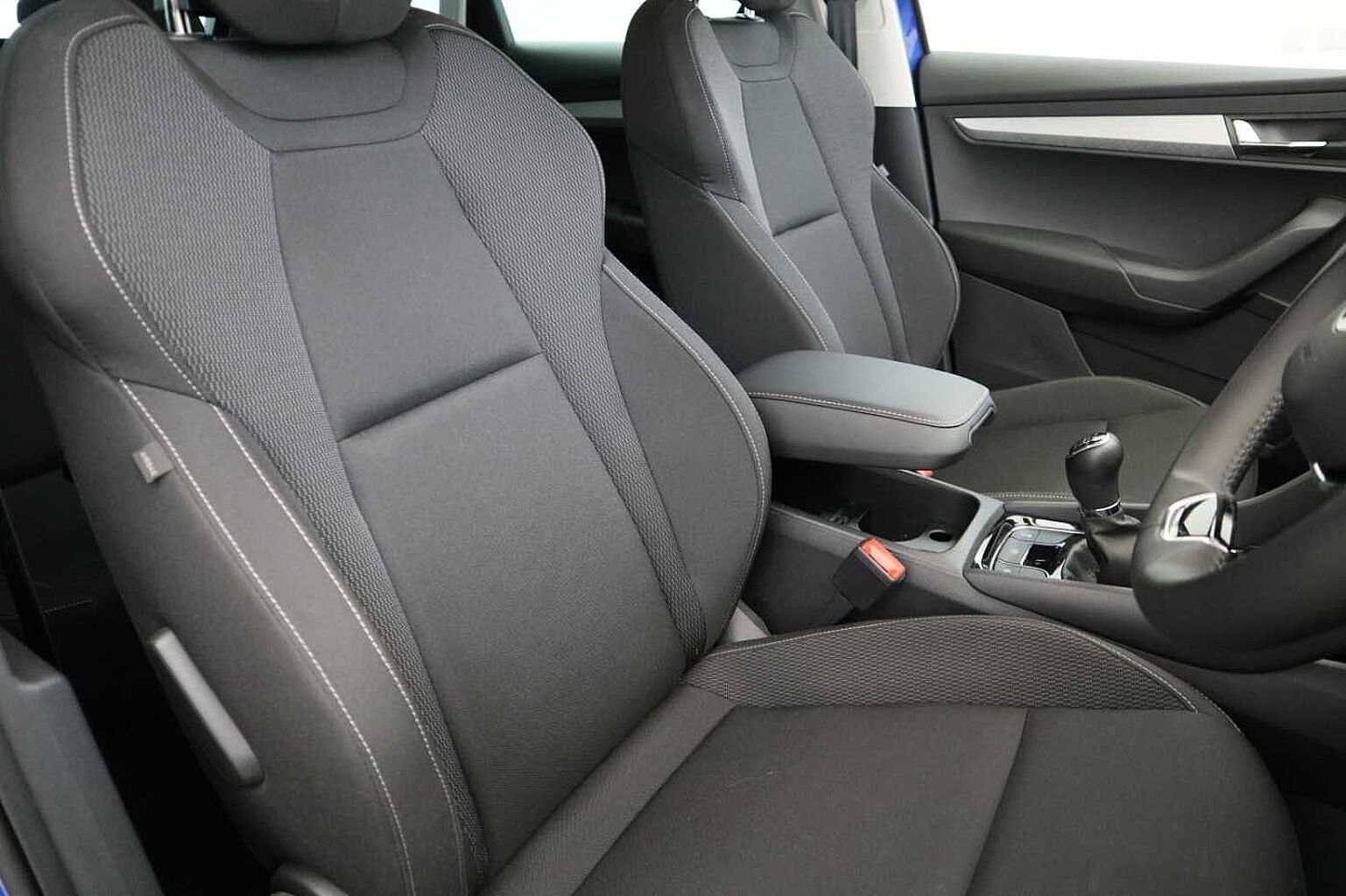 SKODA Karoq 1.5 TSI SE Drive 5dr