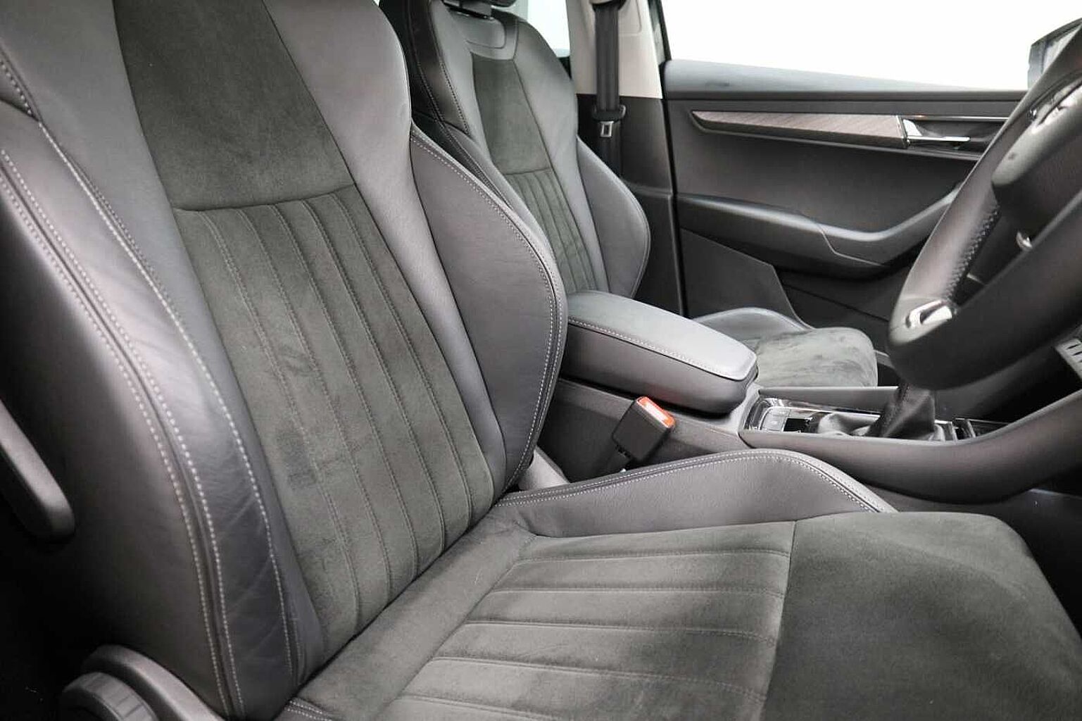 SKODA Karoq 1.0 TSI SE L 5dr